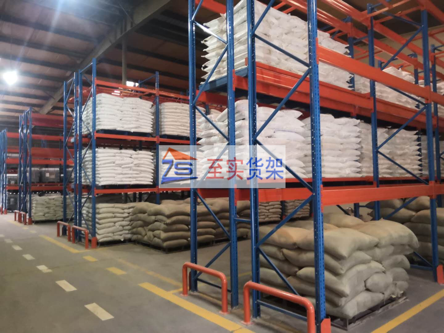 饲料行业重型货架投入使用