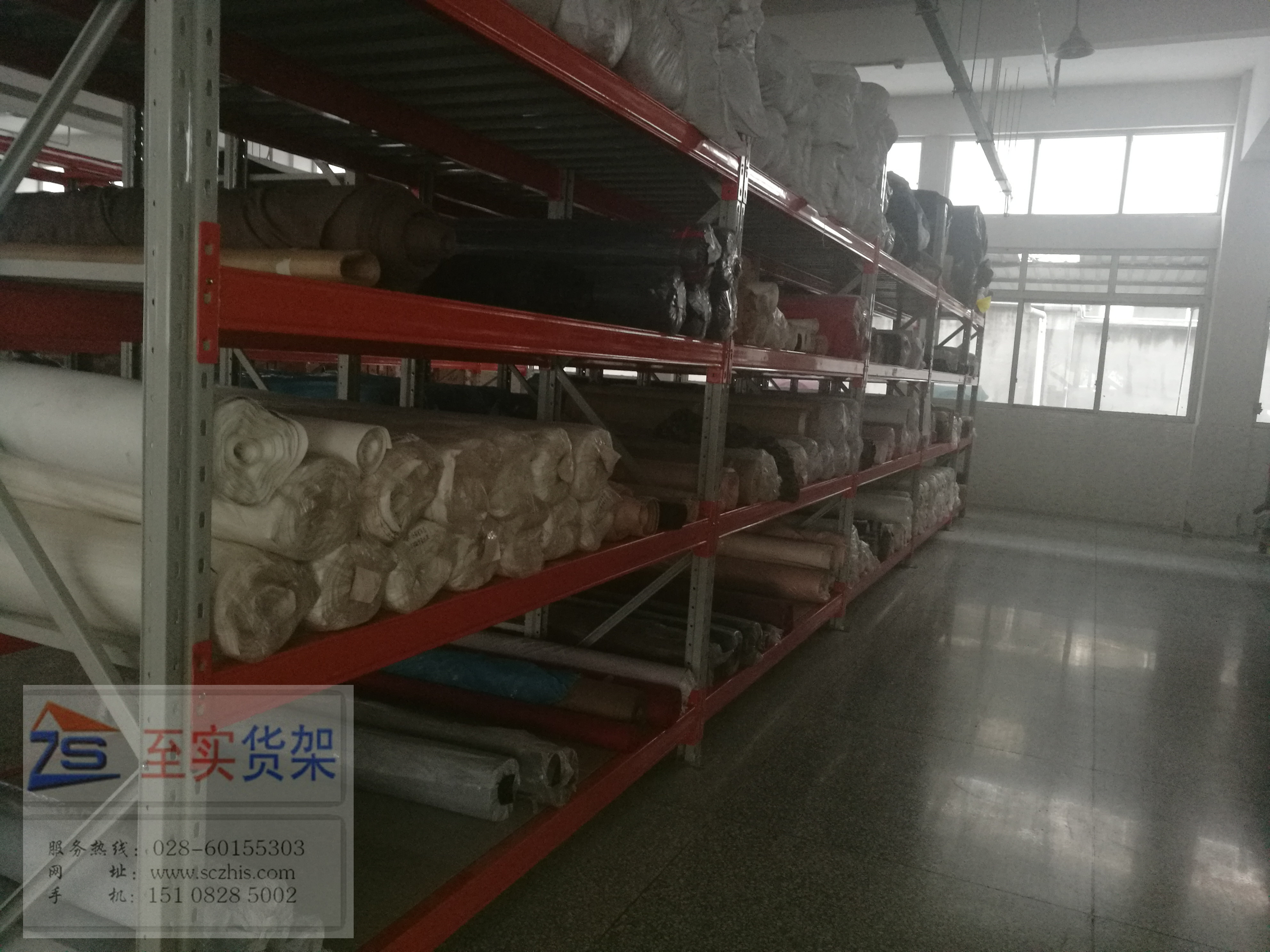 三立柱重型层板货架完工投入使用