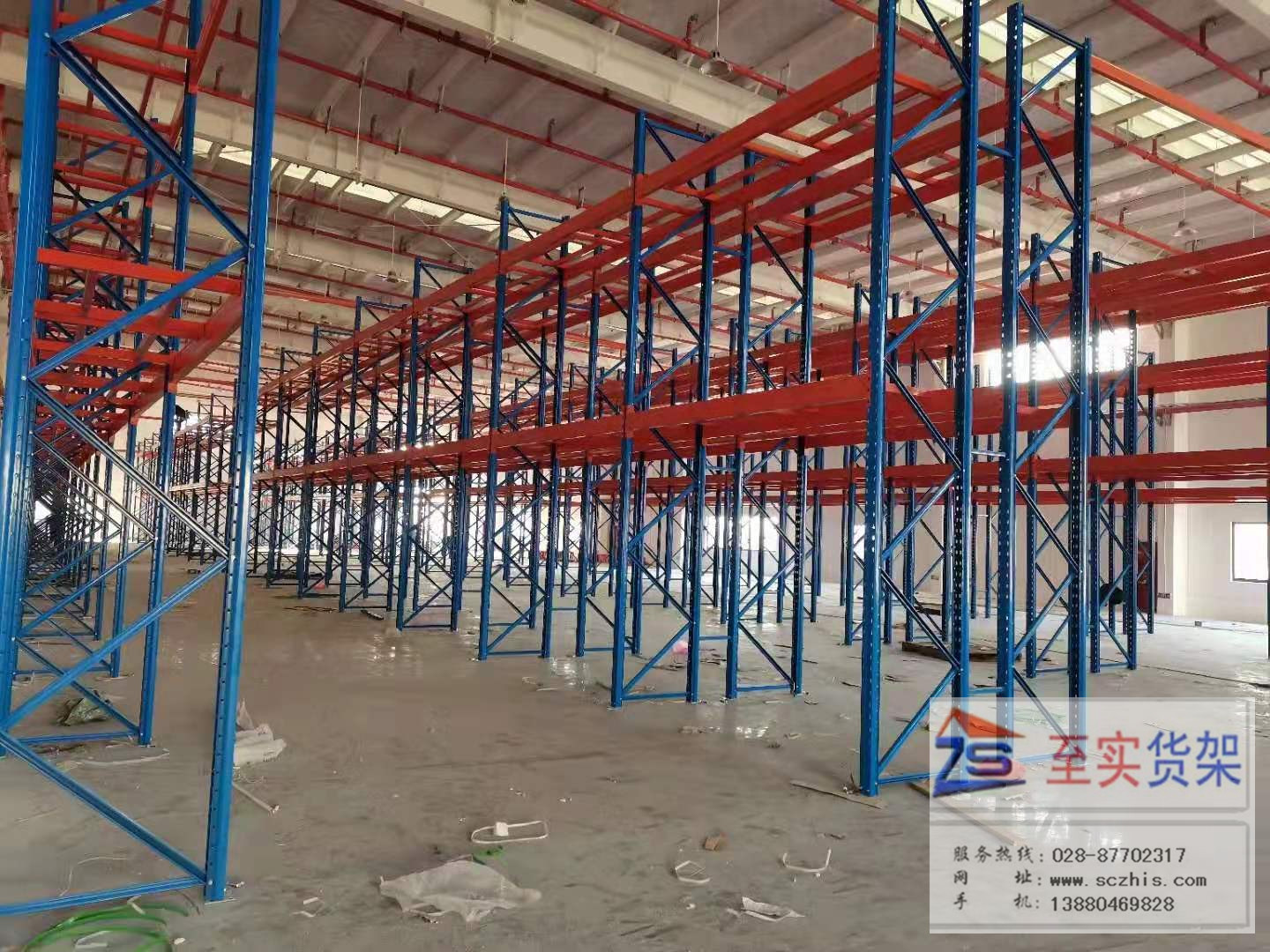 井字仓储货架安装现场即将收尾